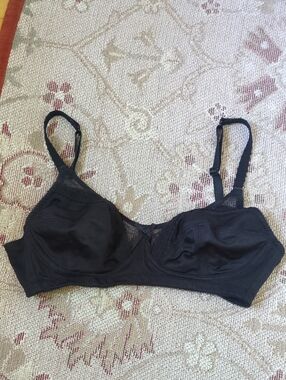 Vintage Style Royce Bra 32DD Soft Bullet Shape Black
